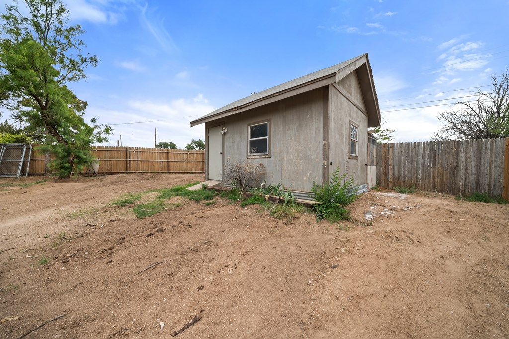 1804 Wallace Property Photo 21