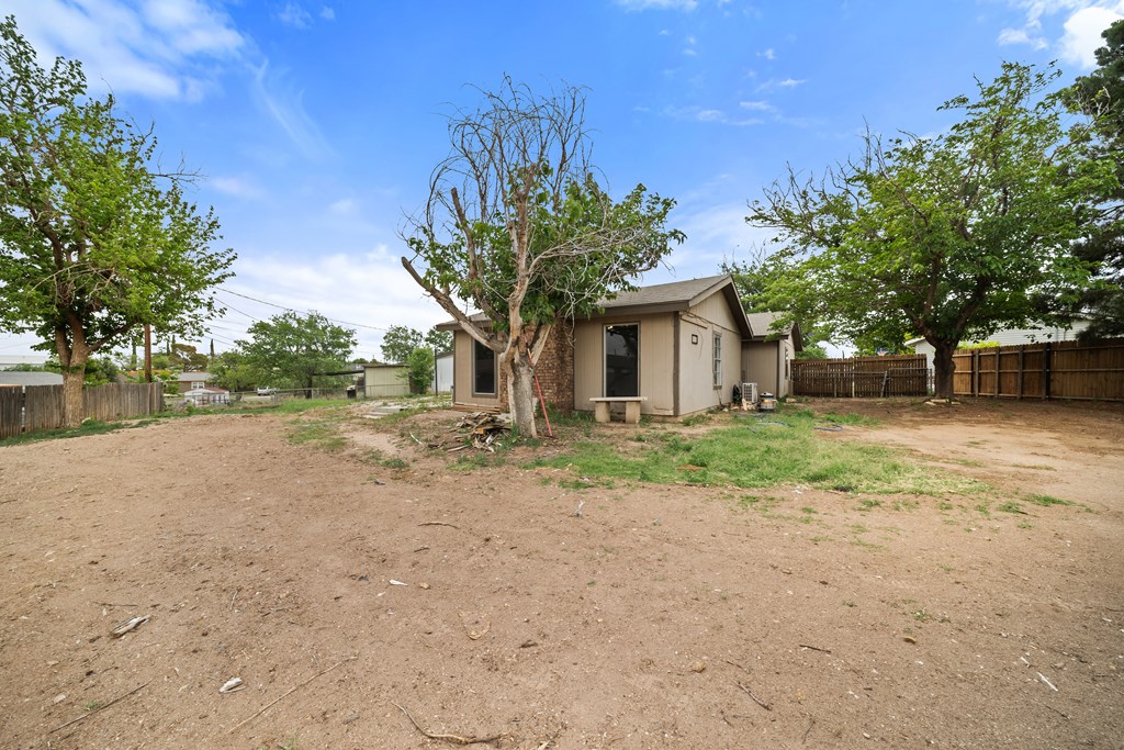 1804 Wallace Property Photo 22