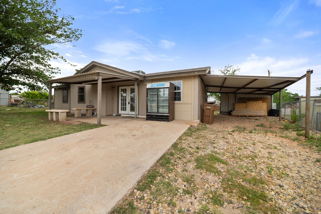 1804 Wallace Property Photo 25