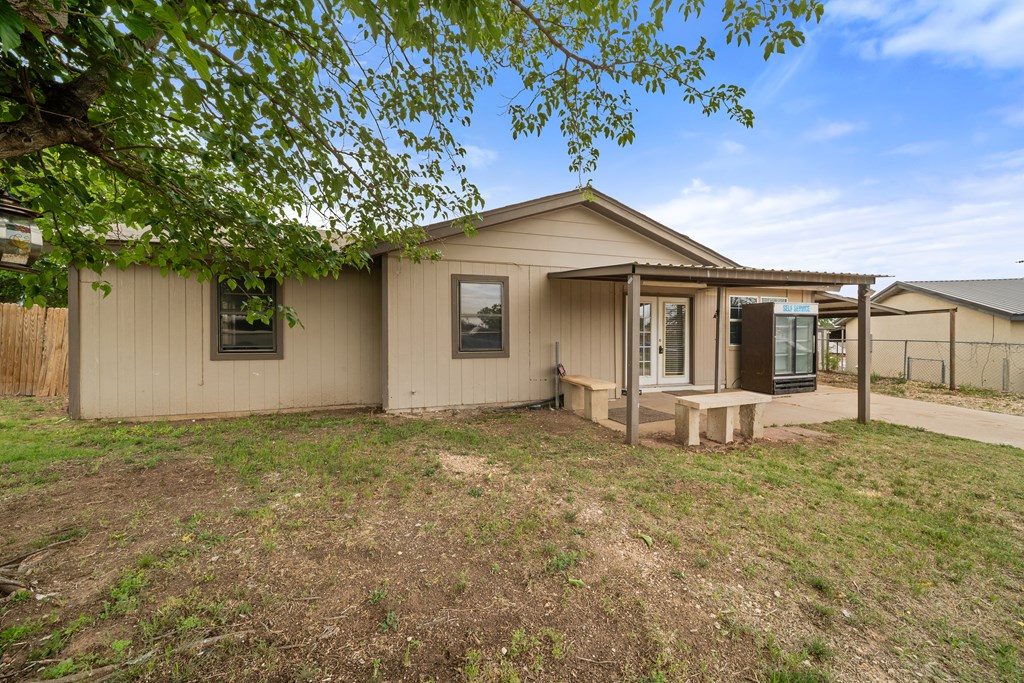 1804 Wallace Property Photo 26