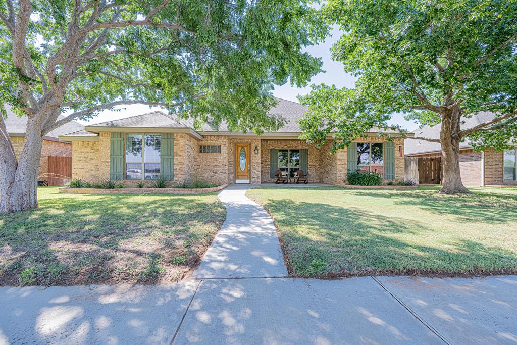5001 Woodhollow Dr