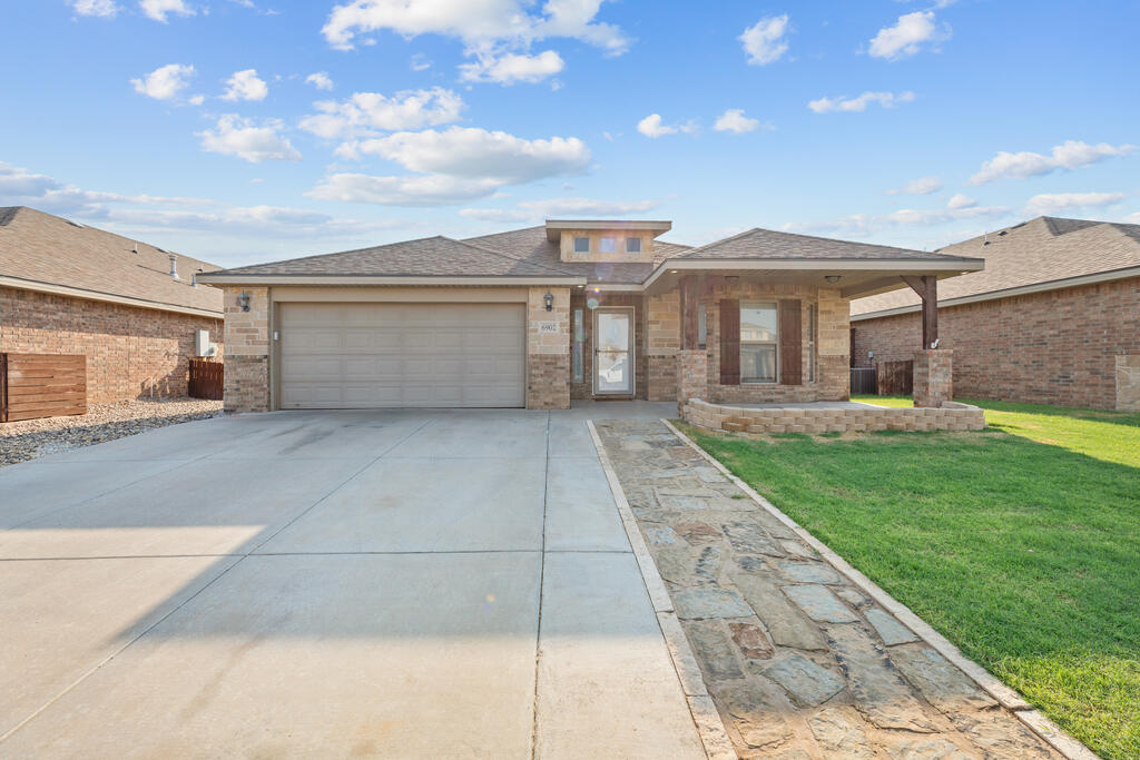 6902 Ranch Hand Dr Property Photo 1