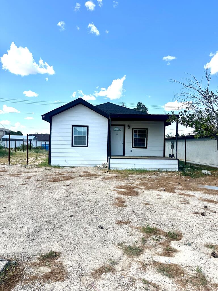 1004 W Sherer St Property Photo 1