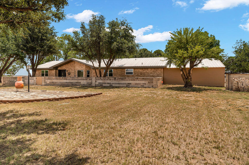 10610 E Midway Rd Property Photo 2