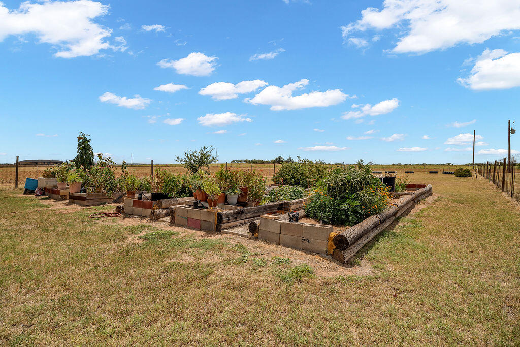10610 E Midway Rd Property Photo 39