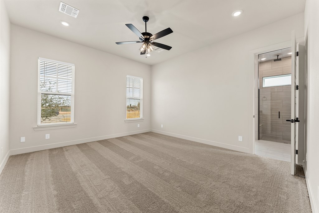 5604 Lost Creek Loop Property Photo 16