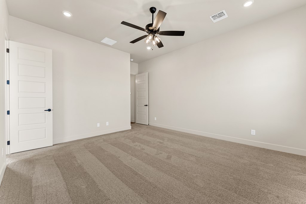 5604 Lost Creek Loop Property Photo 17