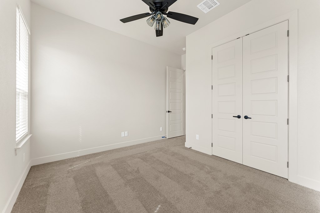 5604 Lost Creek Loop Property Photo 26