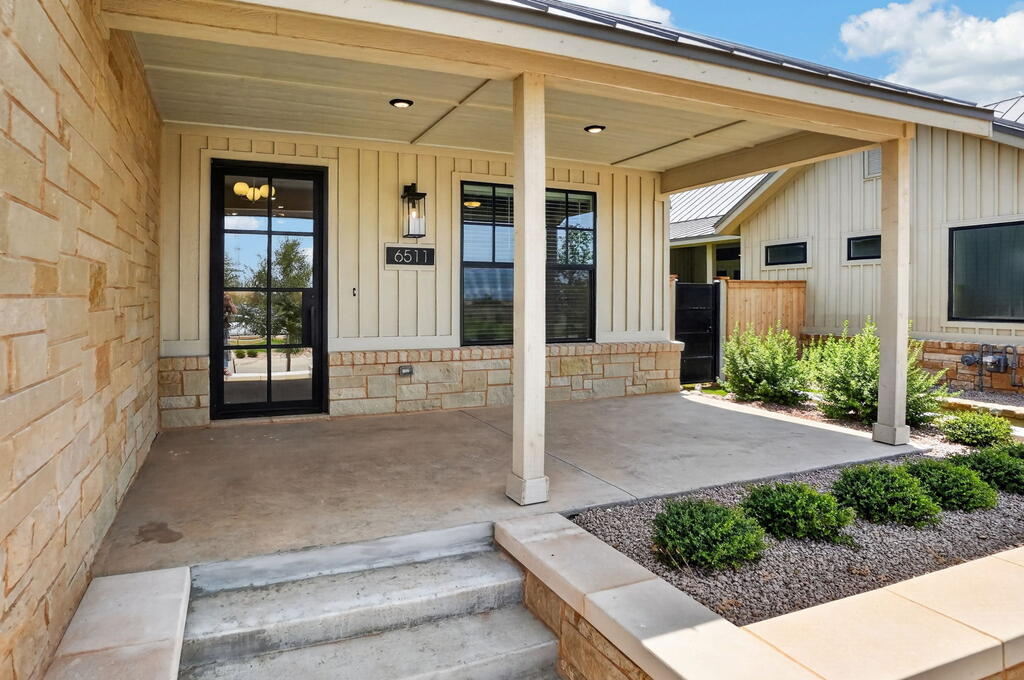 5604 Lost Creek Loop Property Photo 29
