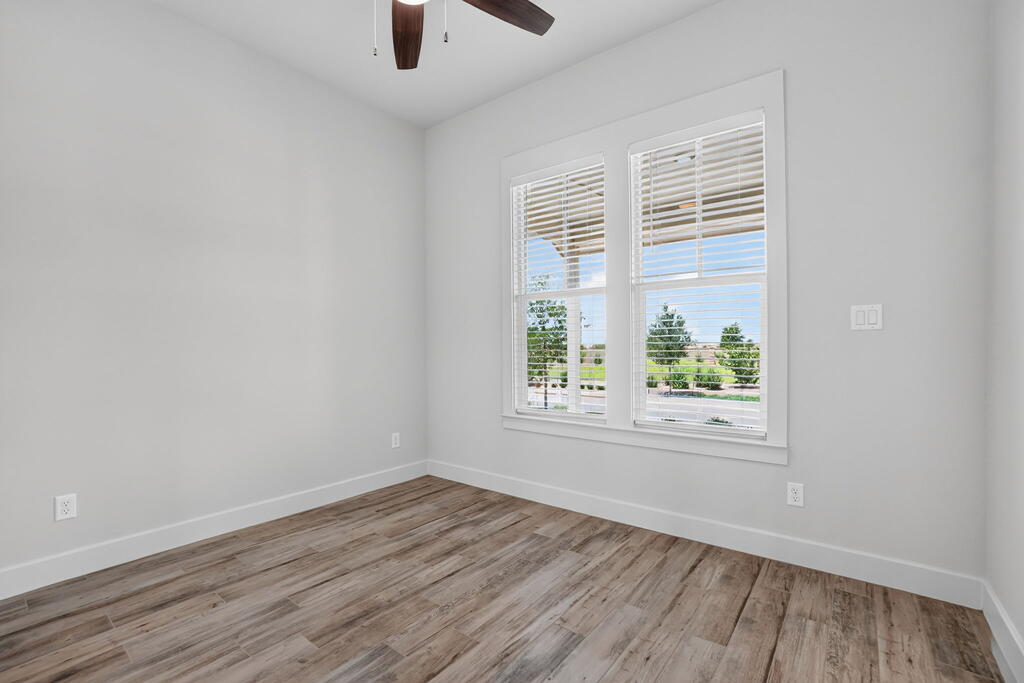 5604 Lost Creek Loop Property Photo 36