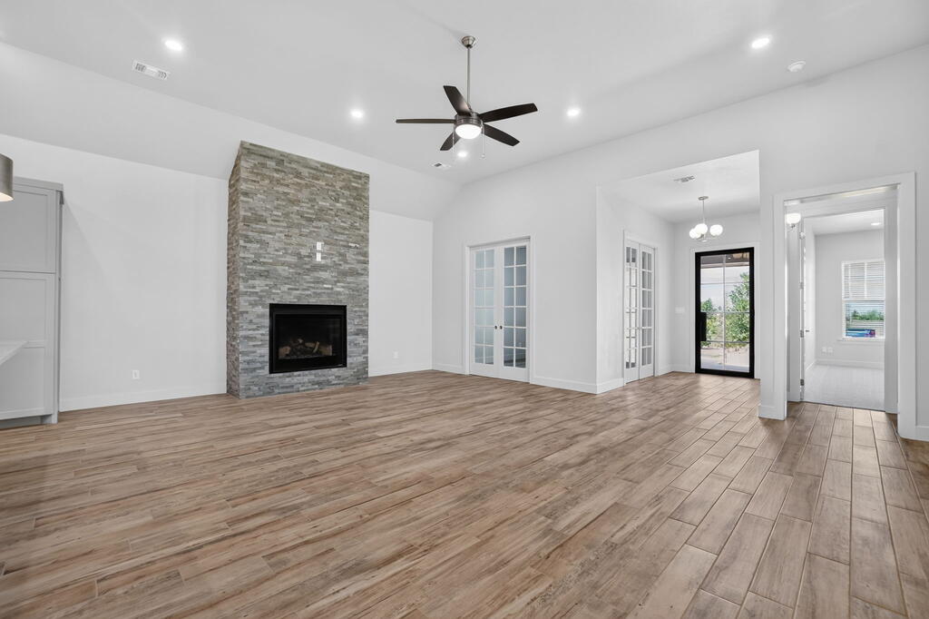 5604 Lost Creek Loop Property Photo 40