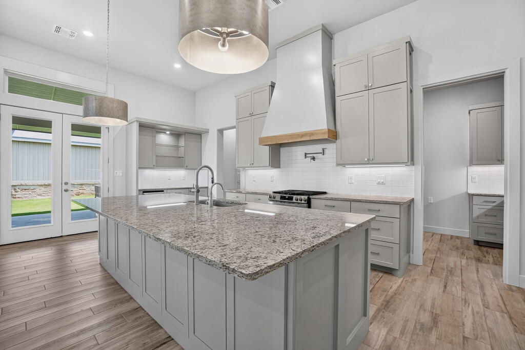 5604 Lost Creek Loop Property Photo 48
