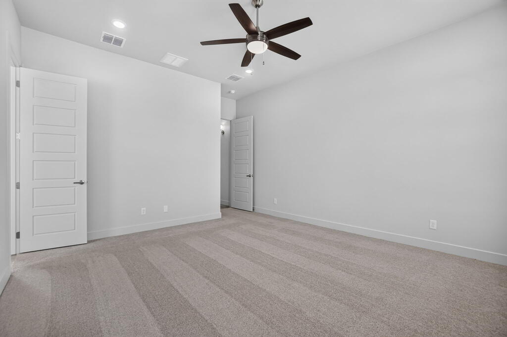 5604 Lost Creek Loop Property Photo 51