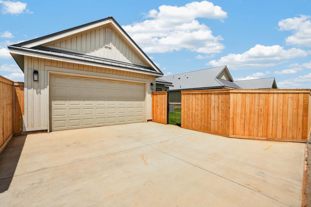 5604 Lost Creek Loop Property Photo 78