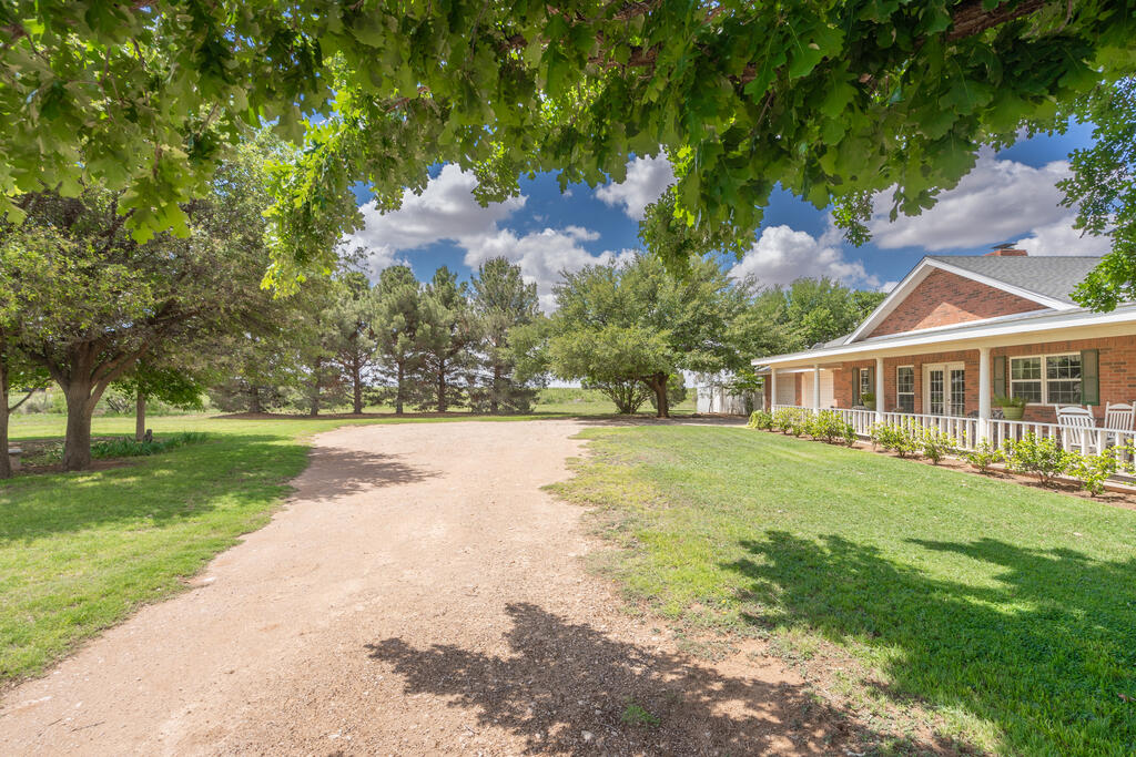 10008 S County Rd 1213 Property Photo 44