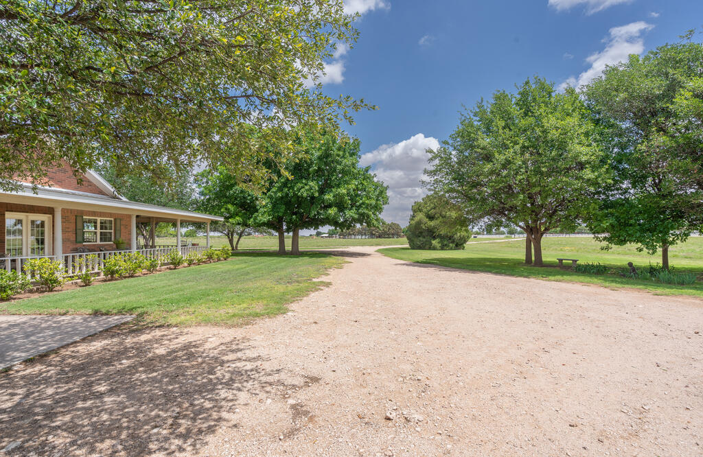 10008 S County Rd 1213 Property Photo 51