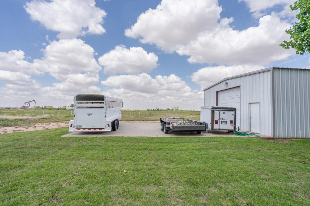 10008 S County Rd 1213 Property Photo 62