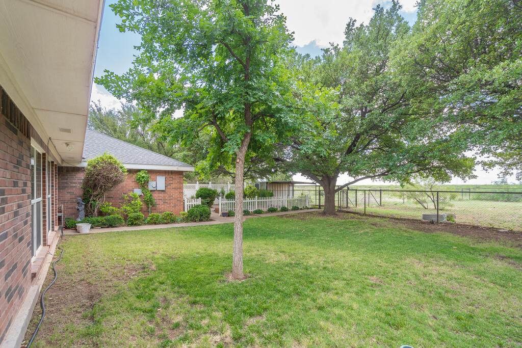 10008 S County Rd 1213 Property Photo 82