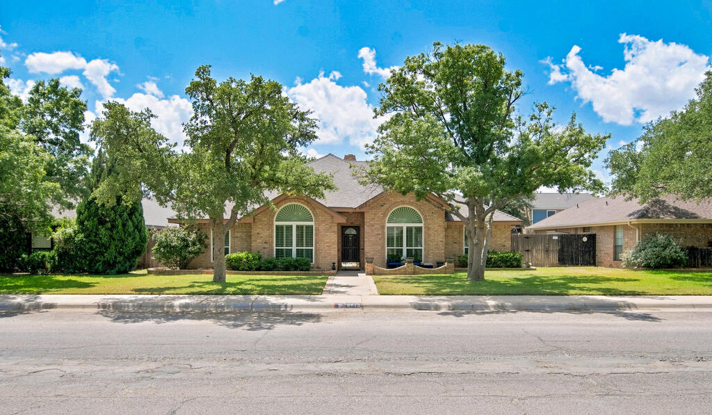 4613 Bishops Castle Dr Property Photo 1