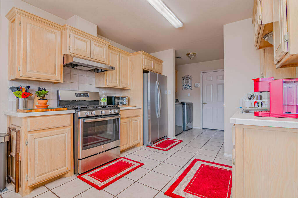 1501 Weatherford St Property Photo 6