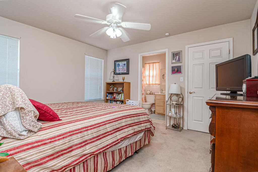 1501 Weatherford St Property Photo 11