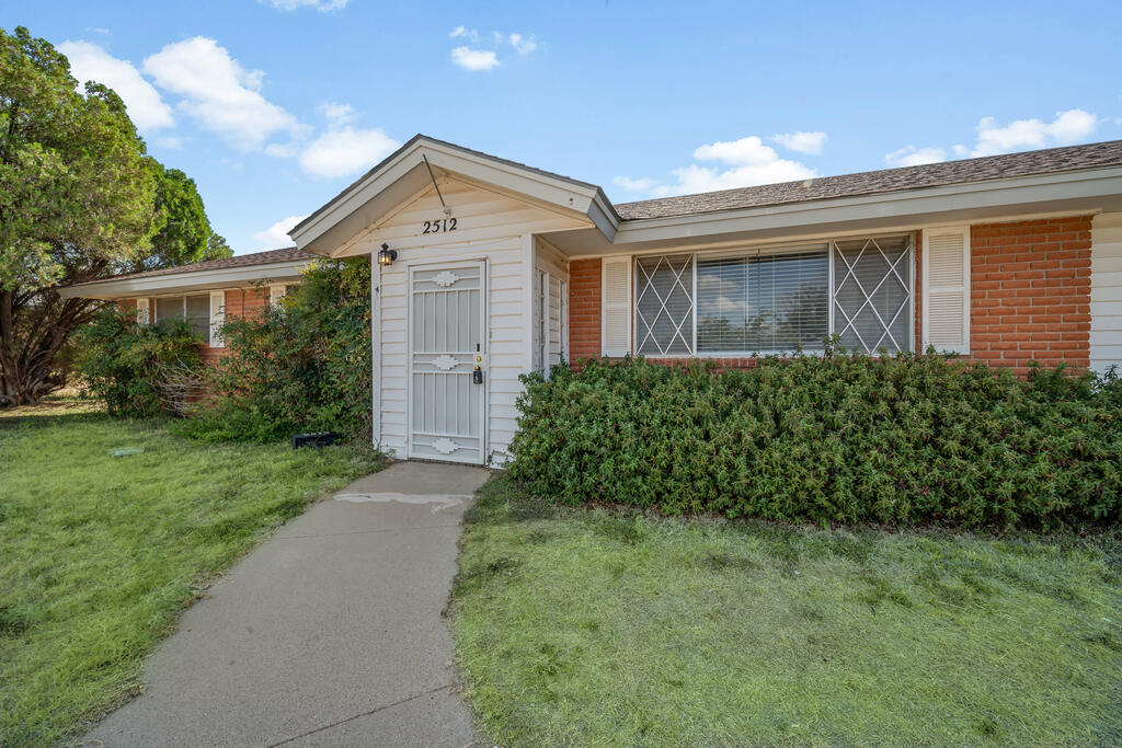 2512 Lynn Dr Property Photo 4
