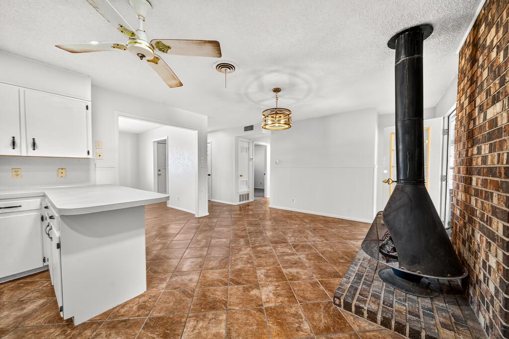 2512 Lynn Dr Property Photo 8