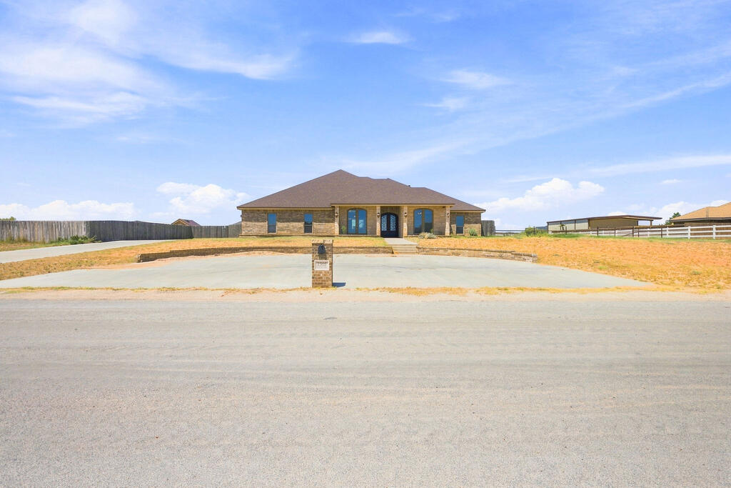 7305 E County Rd 96 Property Photo 1
