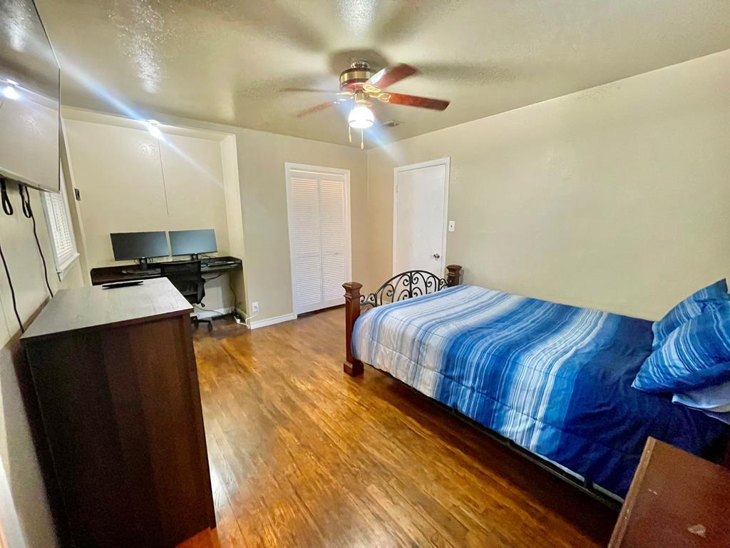 421 Dallas St Property Photo 16