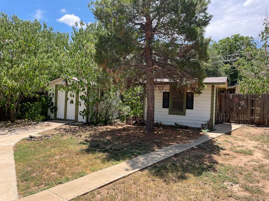 421 Dallas St Property Photo 23