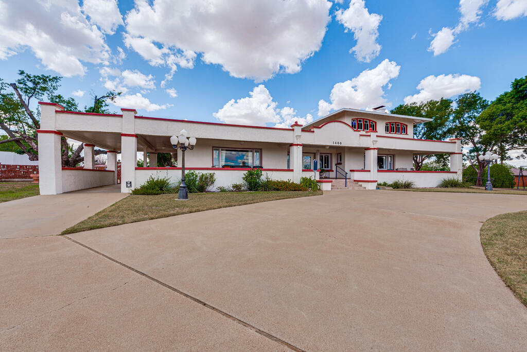 1400 Sam Houston St. Property Photo 1