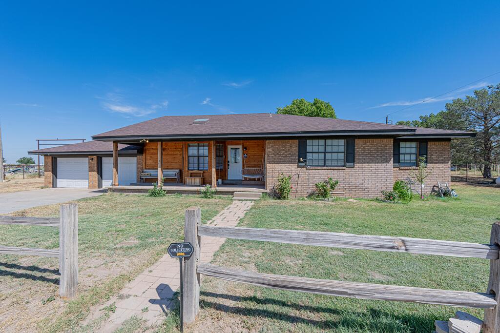 10611 E County Rd 95 Property Photo 1