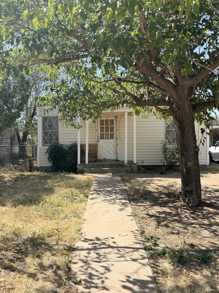 1206 E 16th St Property Photo 1