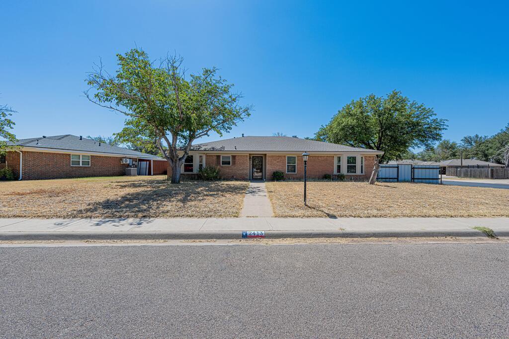 2413 Emerson Court Property Photo 1