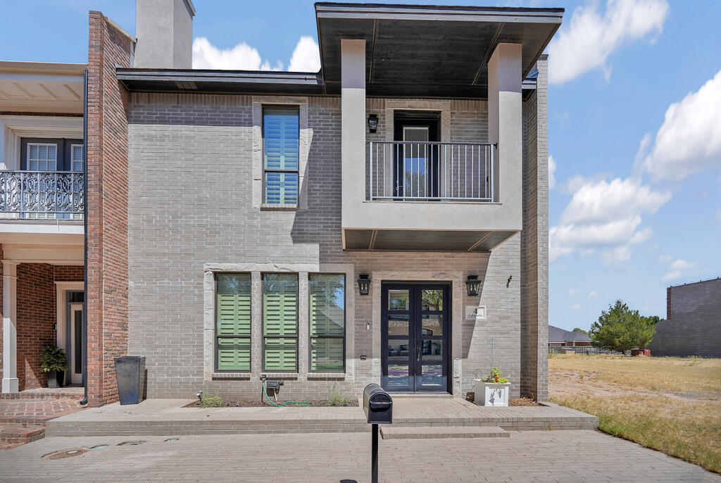 4 Lafayette Place Property Photo 1
