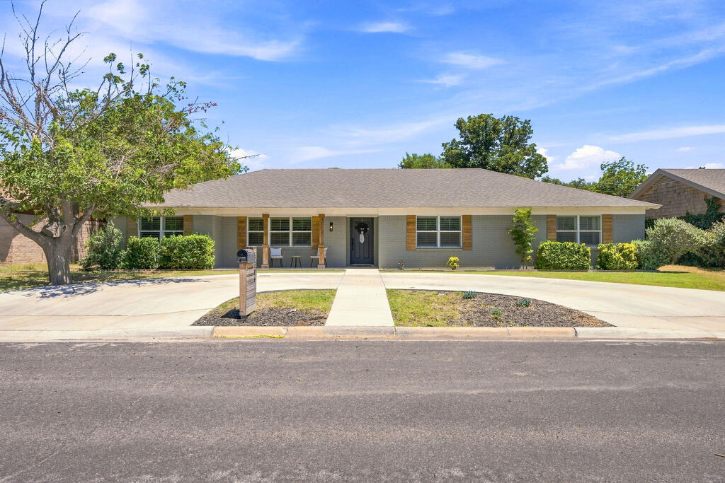 3306 Whitney Dr Property Photo 1