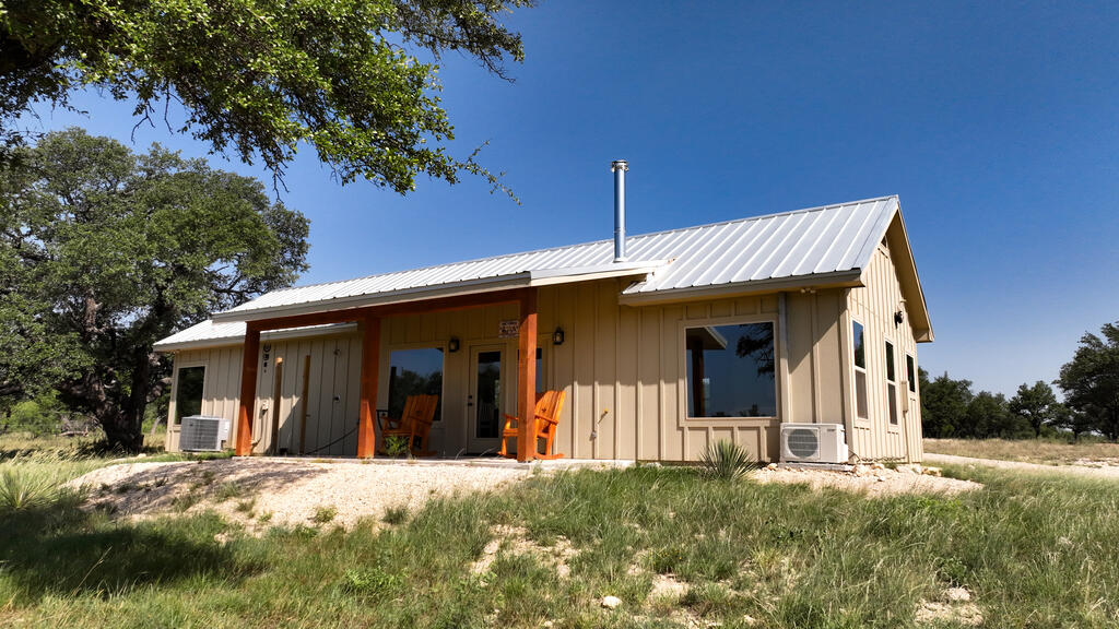 3360 Fm Fm 2084 Property Photo 1