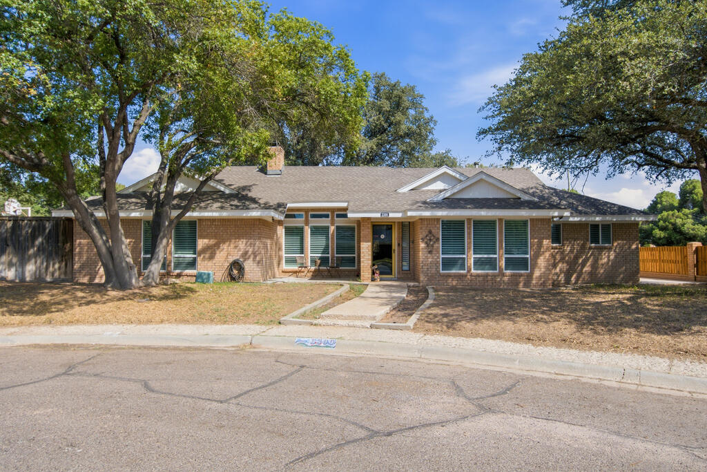 2300 Hermitage Court Property Photo 1