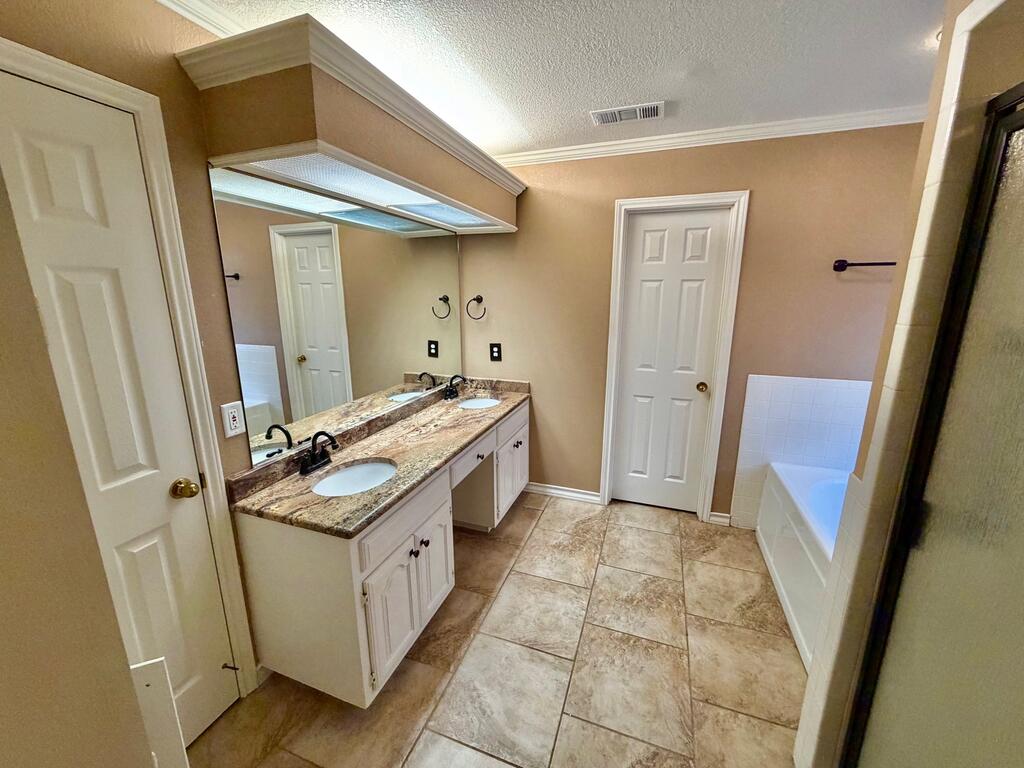 50098037 Property Photo 9