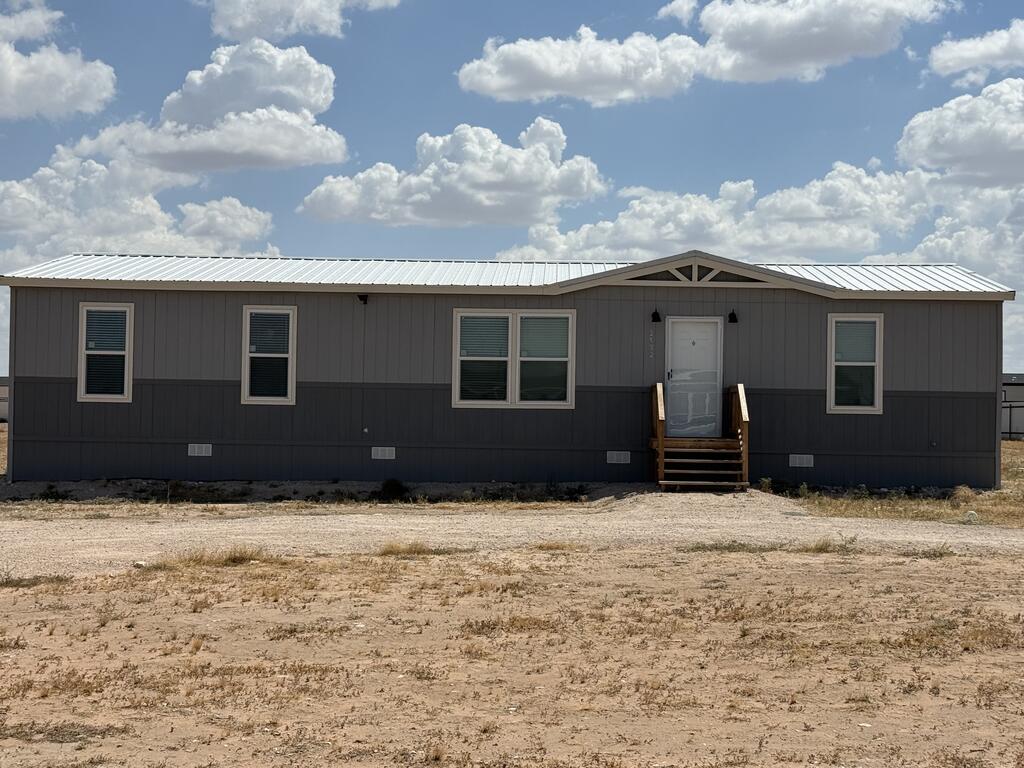 2132 Bonham St Property Photo 1
