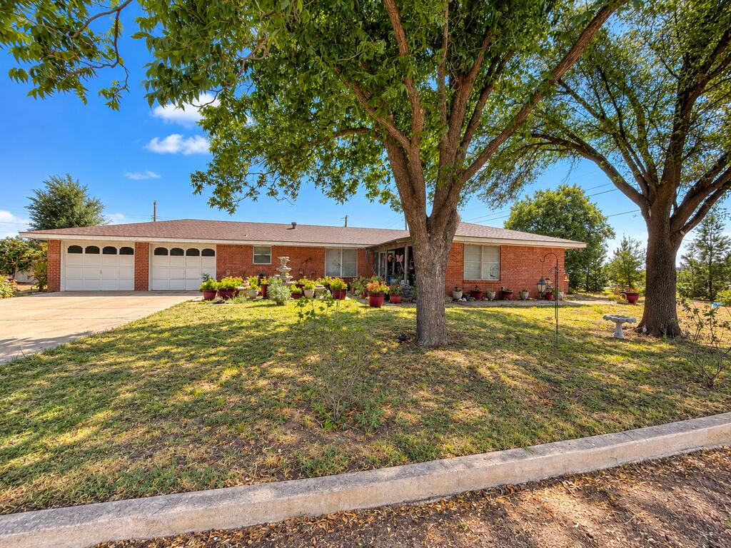 10 Meadowbrook Dr Property Photo 1