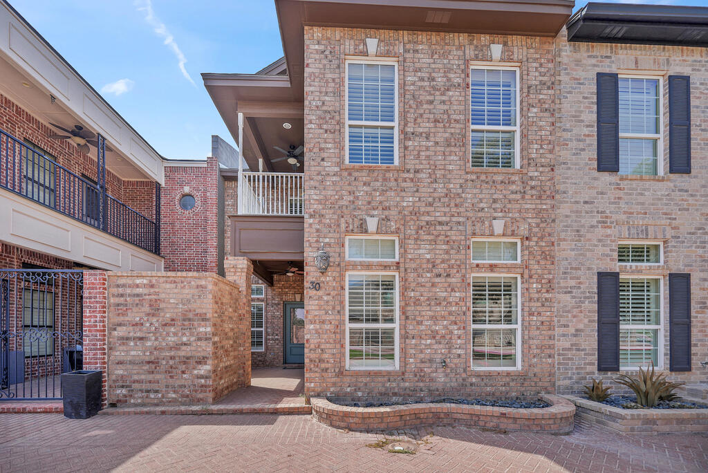 30 Lafayette Place Property Photo 1