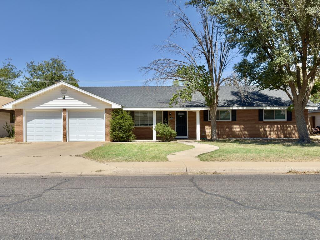 2406 W Shandon Ave Property Photo 1