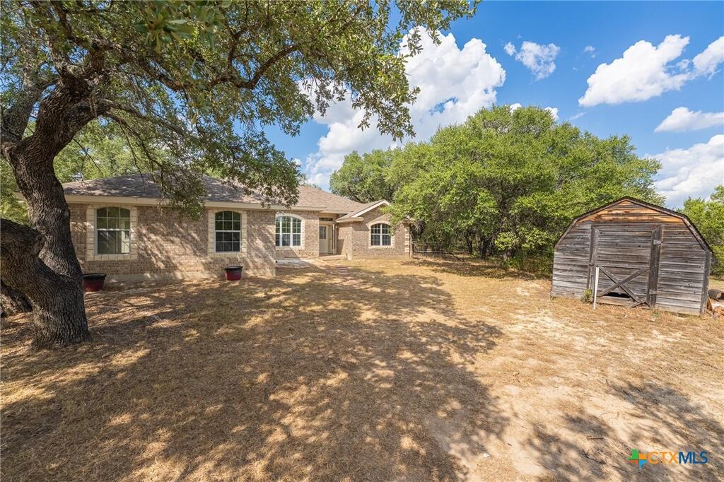 614 Private Rd Property Photo 1