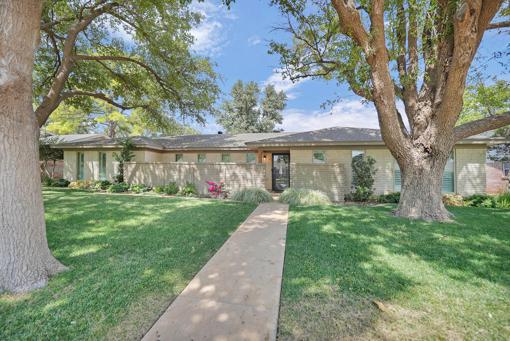 2808 Stutz Dr Property Photo 1