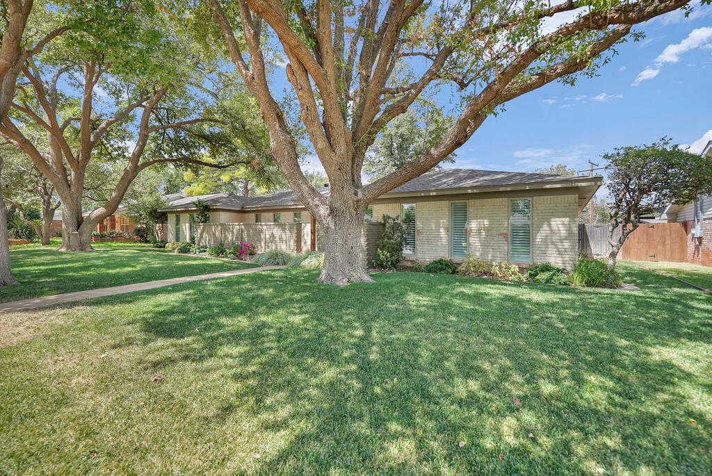 2808 Stutz Dr Property Photo 2