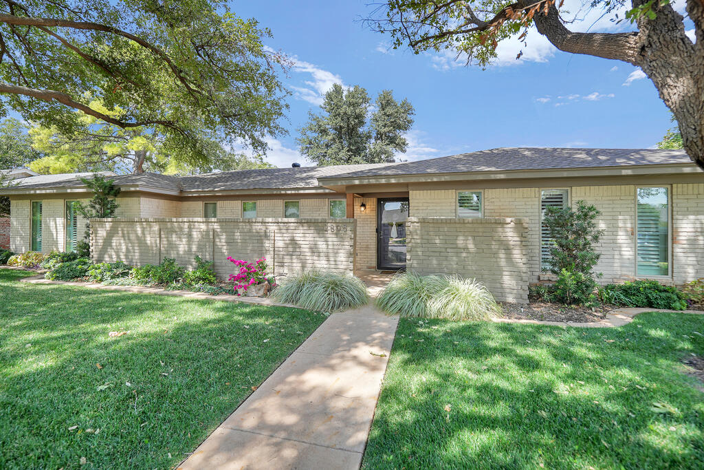 2808 Stutz Dr Property Photo 3