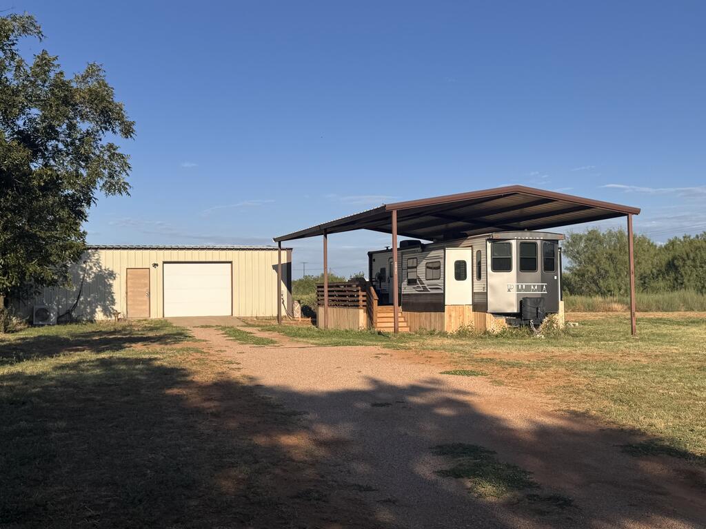 2951 Daughtrey Rd Property Photo 1