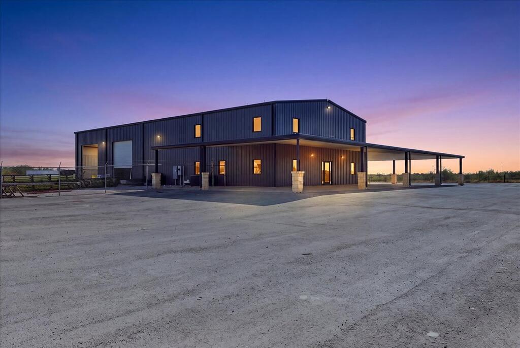 9716 Fm 307 Property Photo 4