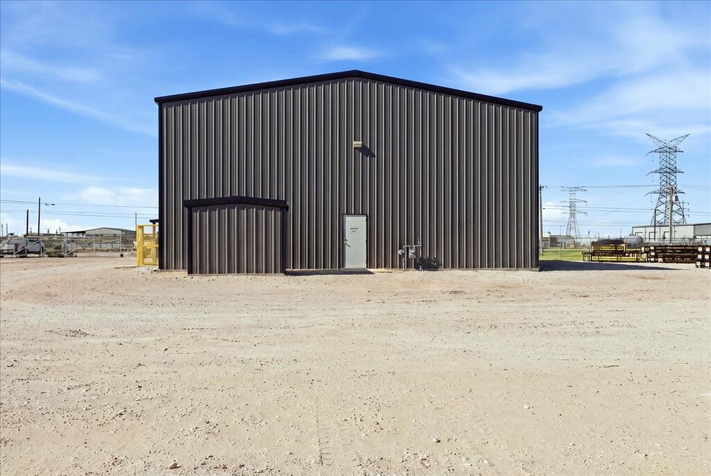 9716 Fm 307 Property Photo 9